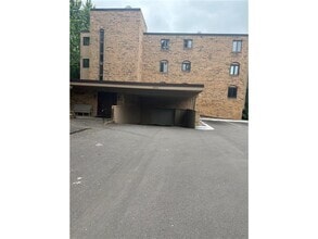 Building Photo - 2016 Yorkshire Ave
