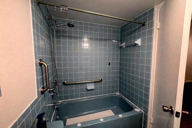 Building Photo - 22615 SW 66th Ave