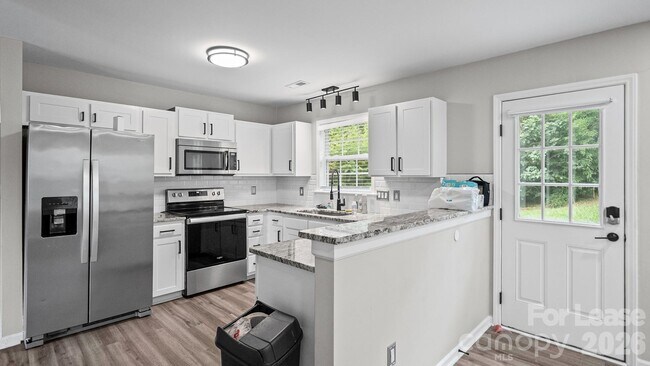 Building Photo - 3320 Whitebridge Ln