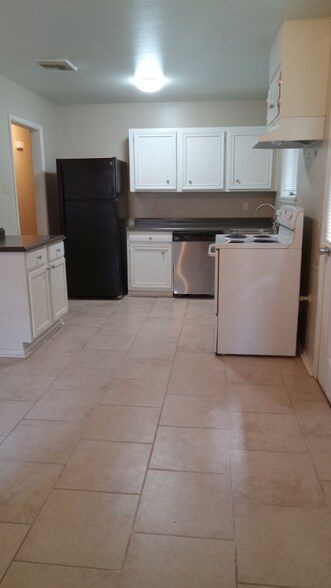 Building Photo - 3807 Mount St