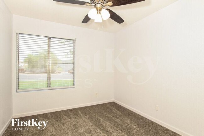 Building Photo - 3720 W Grovers Ave