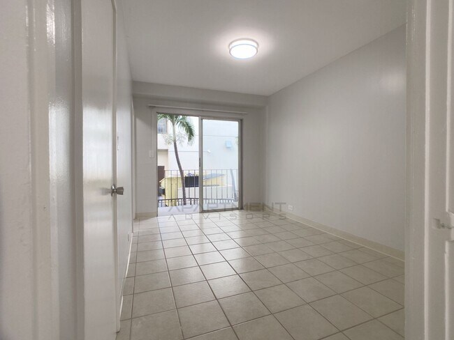 Building Photo - 2541 Kuhio Ave.