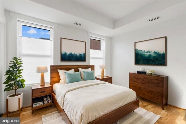 Building Photo - 3169 18th St NW