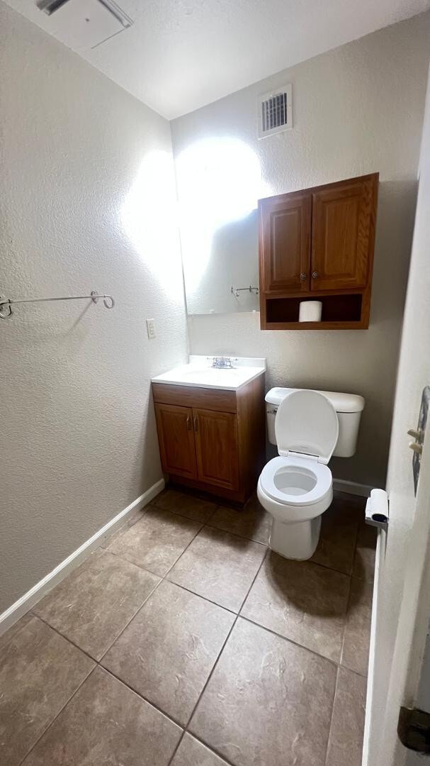 Building Photo - 6008 W Townley Ave