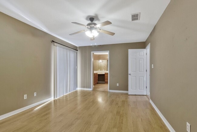 Building Photo - 3 bedroom in Ft Walton!!