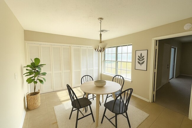 Building Photo - 4822 Meadow Park Dr