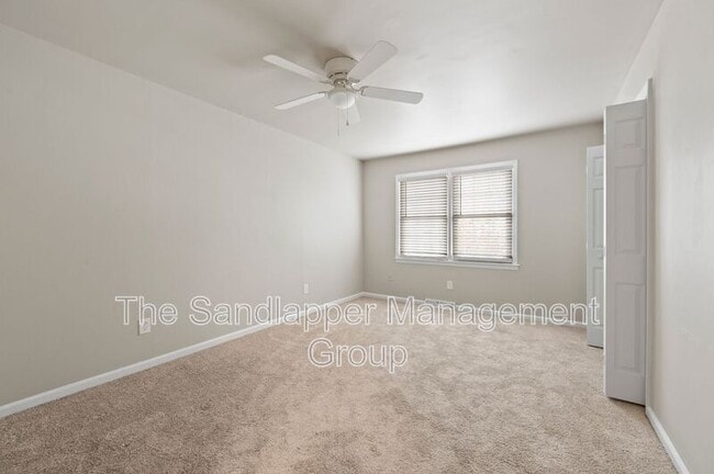 Building Photo - 28 Crosscreek Dr