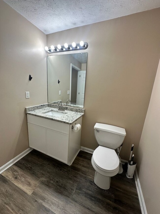 Building Photo - 2BR/2BA Updated Condo in Prospect Glen Vil...