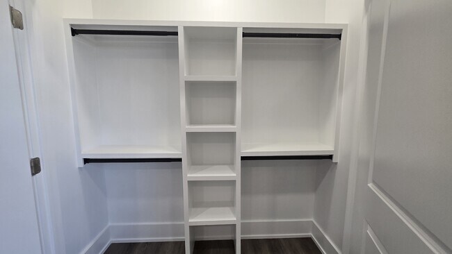 Building Photo - 3625 Park Blvd