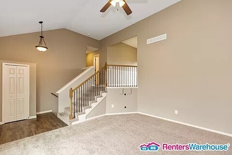 Building Photo - 3 Bed 2 Bath in Gardner! Available 11/1!