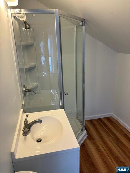 Building Photo - 23 Barrington Ave