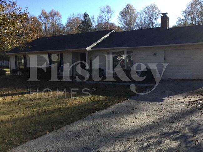 Building Photo - 5800 Old Meadow Rd