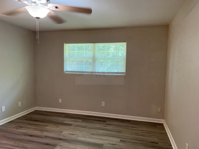 Building Photo - 1708 Goode Dr