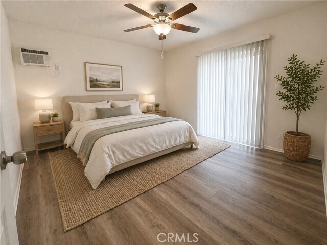 Building Photo - 685 E Vista Chino