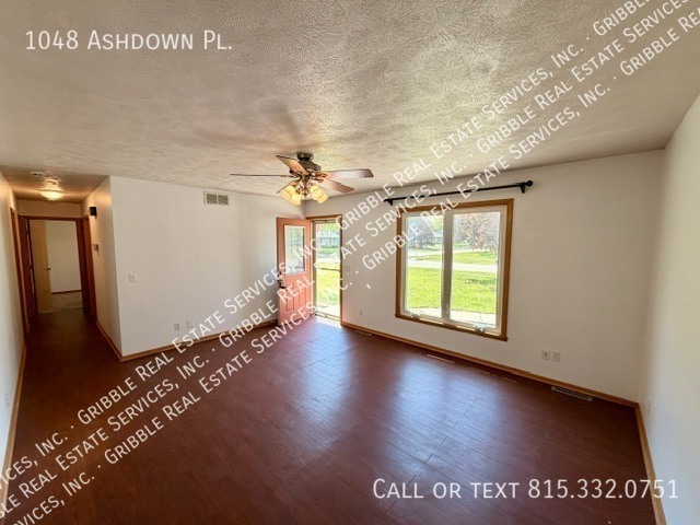 Building Photo - 1048 Ashdown Pl