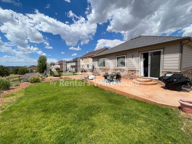 Building Photo - 25104 E Pinewood Pl