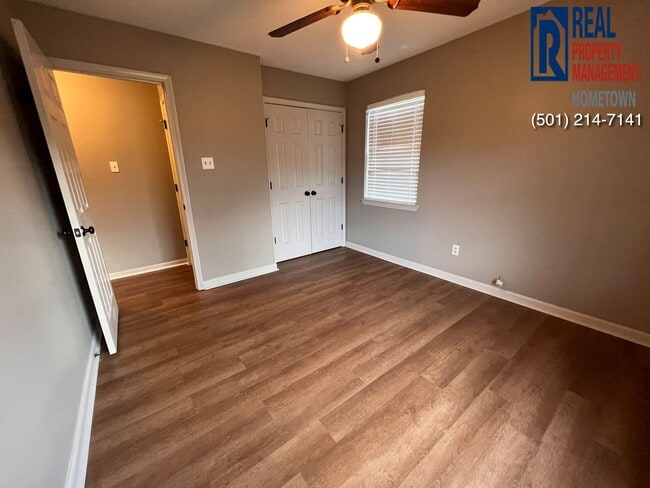 Building Photo - 36 Parkview Dr