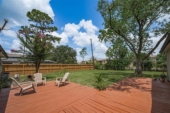 Building Photo - 5115 Kingfisher Dr