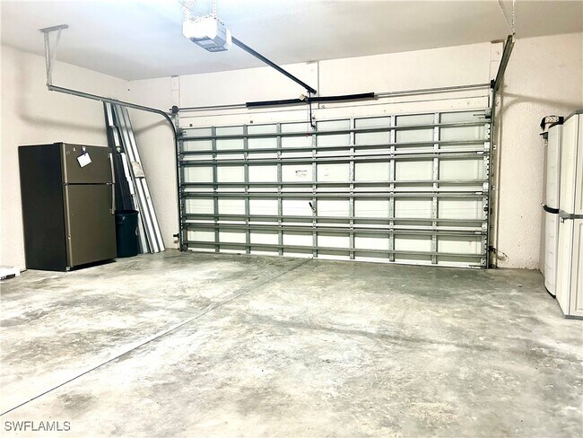 Building Photo - 200 NW 35th Pl