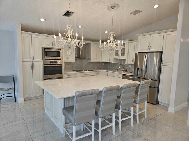 Building Photo - 5293 Oakmont Village Cir