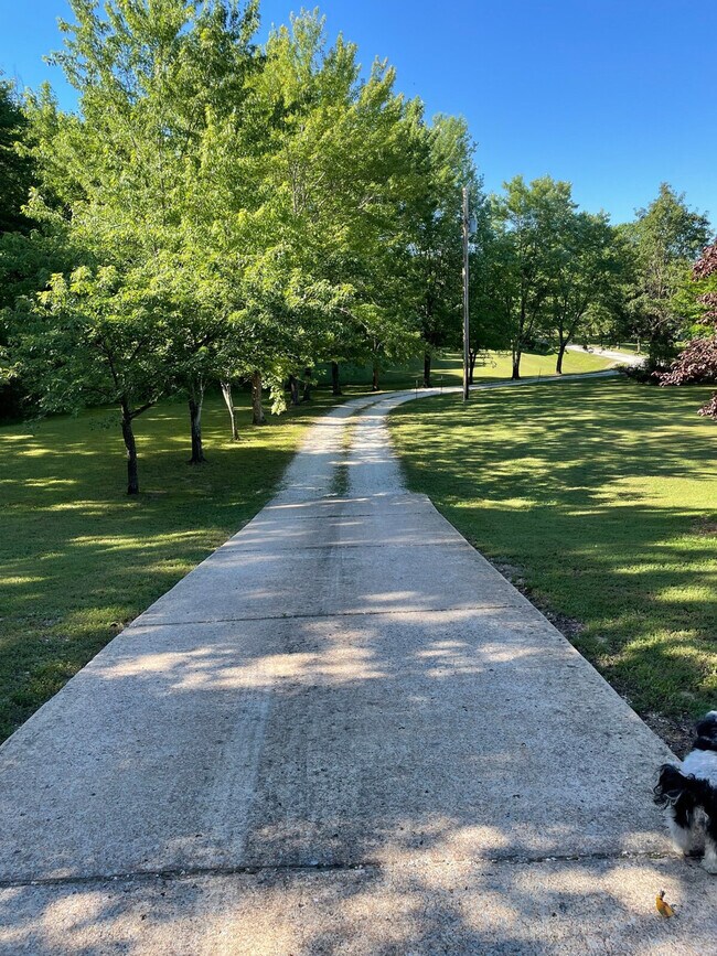 Building Photo - 176 Schools Dr