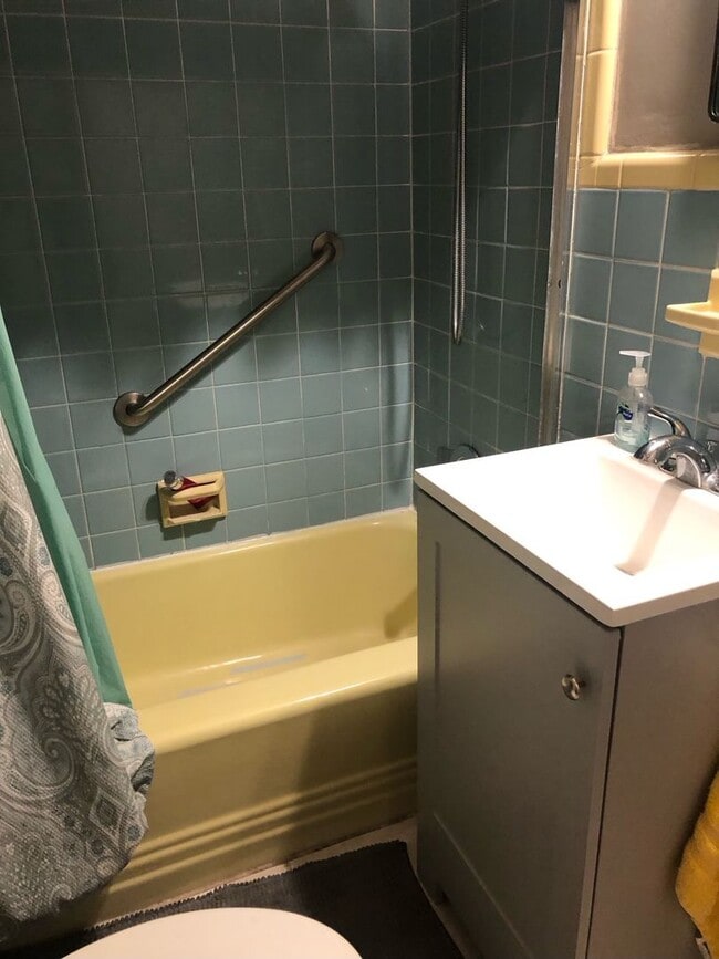 Building Photo - MOVE IN SPECIAL-Lovely 2 Bedroom /2 Bath Home in St Cloud