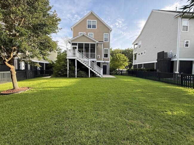 Building Photo - Available now. Amazing 4 BR/2.5 BA Home Available at Shellring at St Thomas Island!