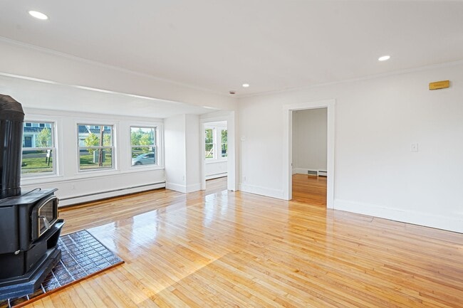 Building Photo - 4BR Home in Hopkinton MA | Rent or Rent-to-Own Option