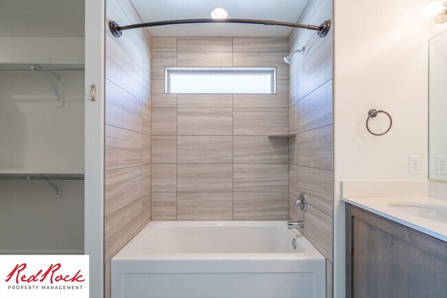 Building Photo - Adorable Stand Alone 4 Bedroom Corner Unit with Fully Fenced Backyard. Small Dogs Welcome.