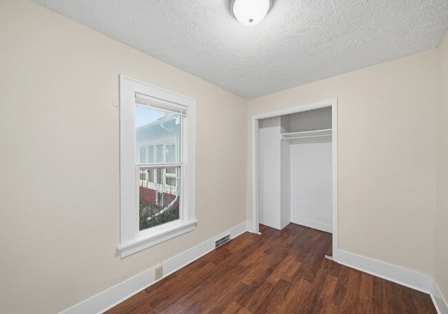 Building Photo - 410 D St