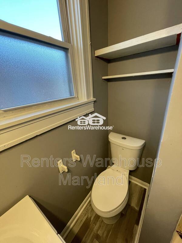 Building Photo - 3400 Dudley Ave