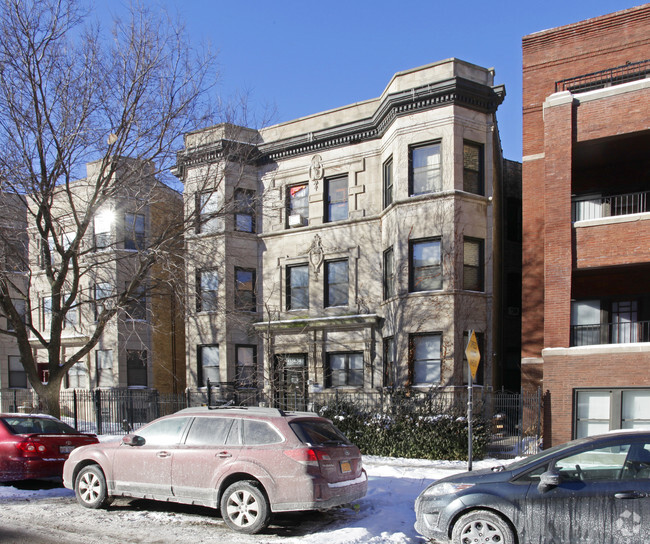 Primary Photo - 4356 N Kenmore