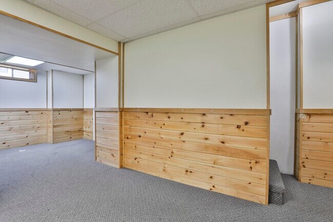 Building Photo - 98 Barbara Ln