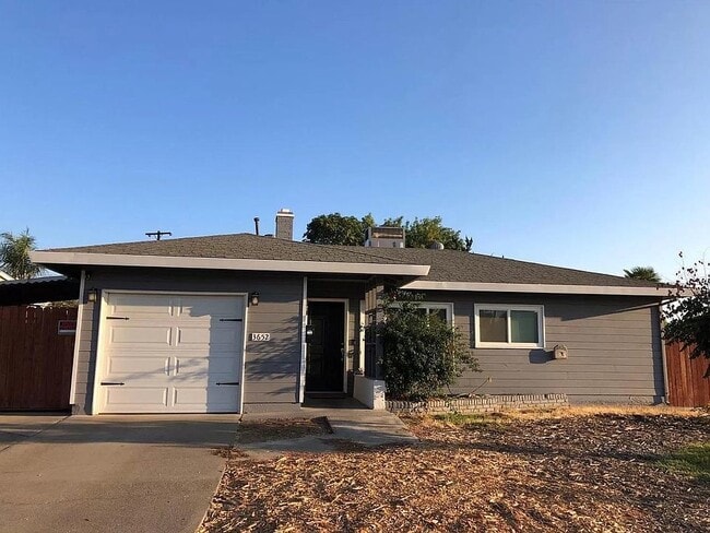 Primary Photo - Clean, remodeled unfurnished home for rent...