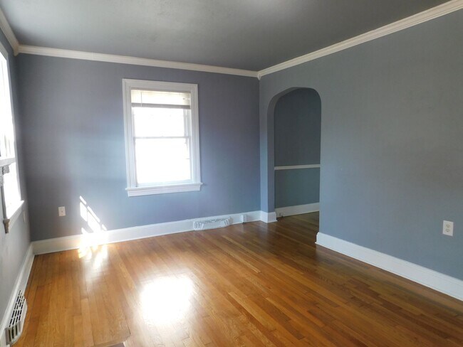 Building Photo - 304 Shenandoah Ave