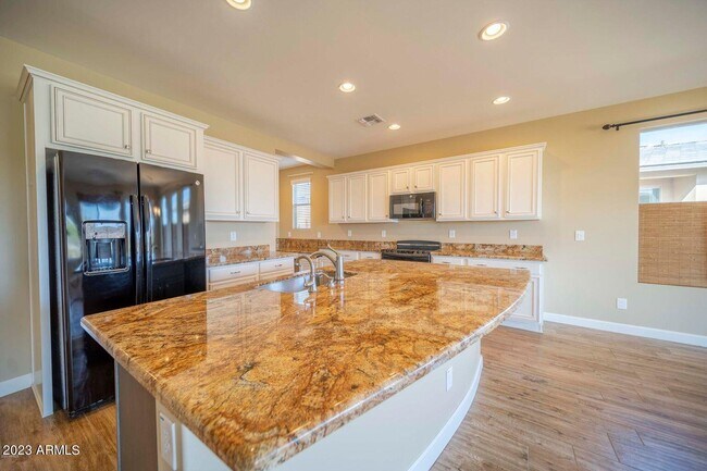Building Photo - 3705 Ridgeview Ter