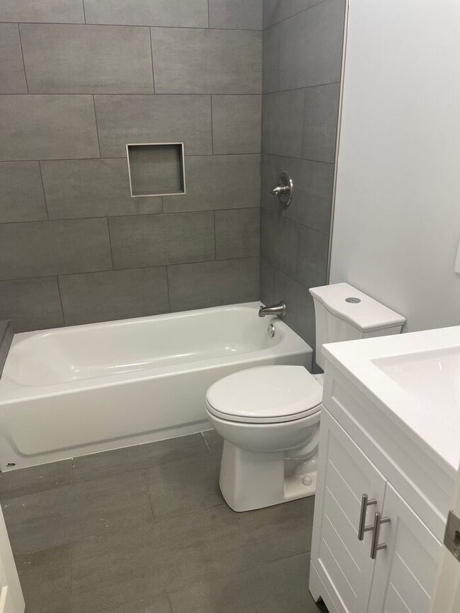 Building Photo - Charming Total Renovation!