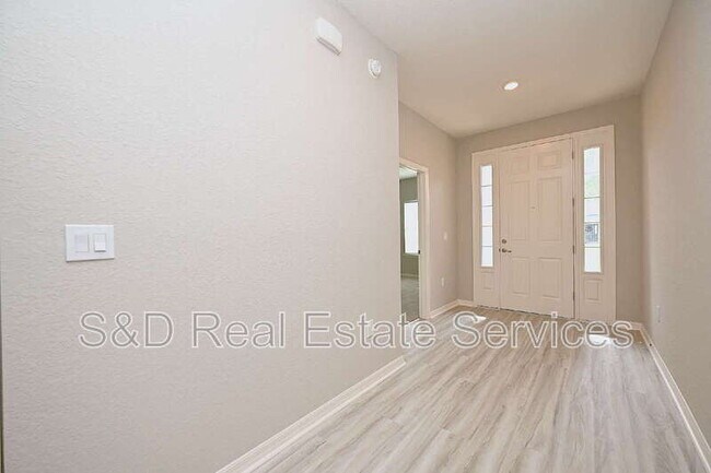 Building Photo - 1731 Oceania Ave