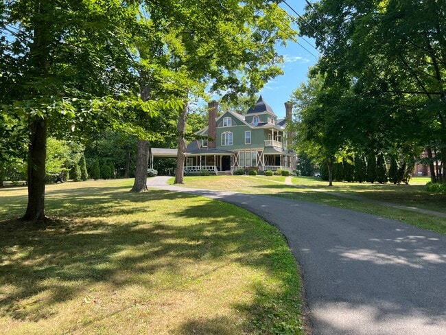 Building Photo - 1226 Wendell Ave