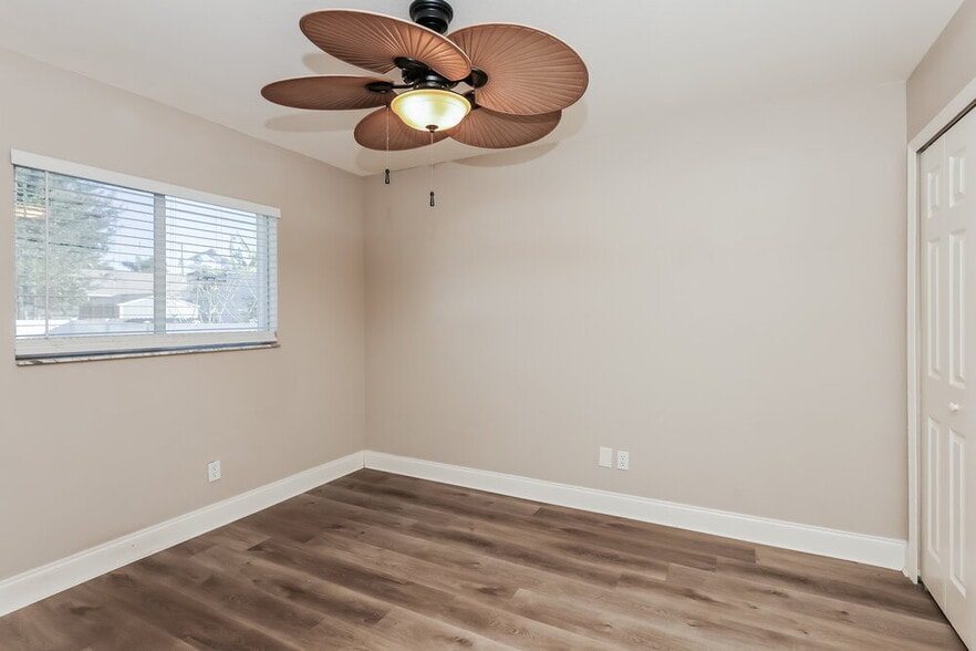 Building Photo - 1729 SW 23rd St