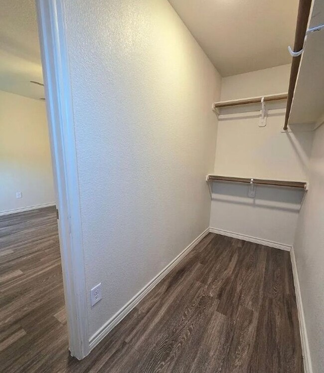 Building Photo - 3315 Stonewall Dr
