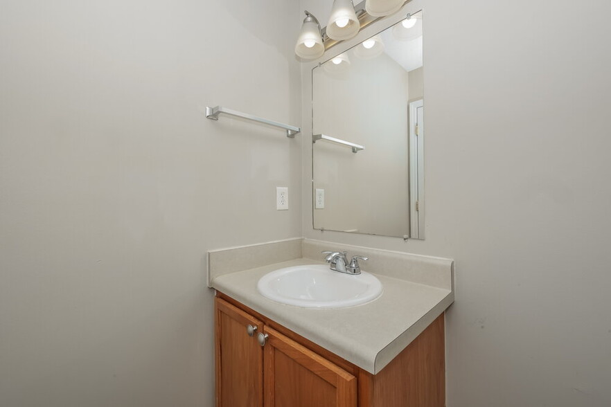 Building Photo - 1525 Danville Cir