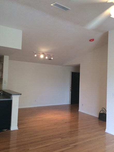 Building Photo - 7524 Seurat St