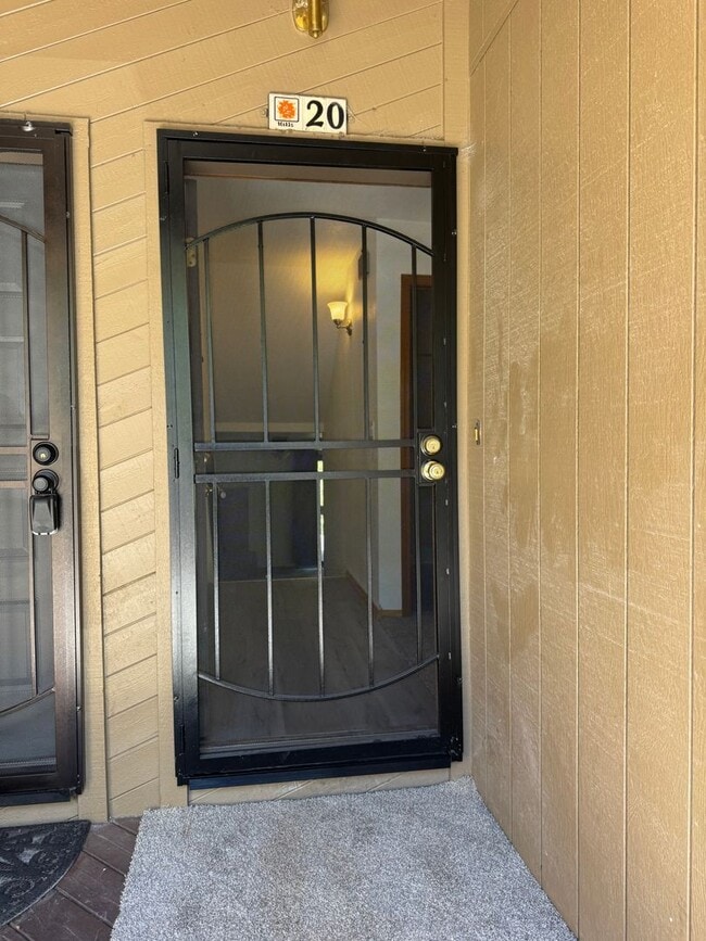 Building Photo - Charming 2BD/2BA Two-Level Condo in Walnut...