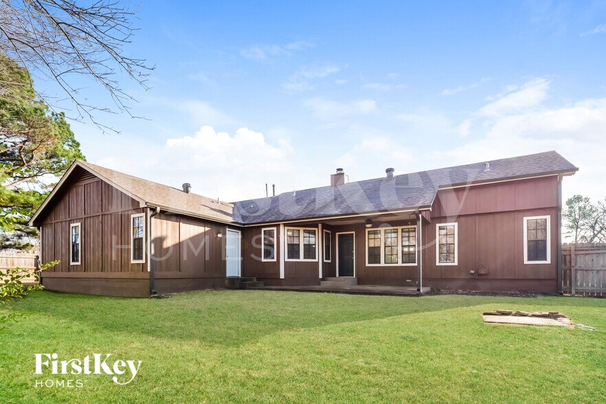 Building Photo - 9460 Woodcutter Ln