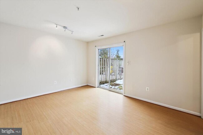 Building Photo - 2538 Cheyenne Wy