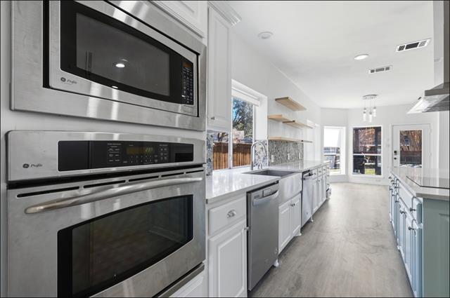 Building Photo - 3601 Sandhurst Dr