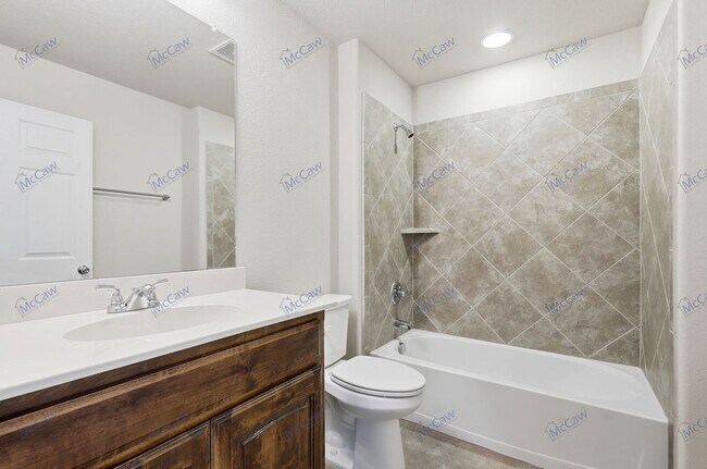 Building Photo - 140 Wilson Cliff Dr