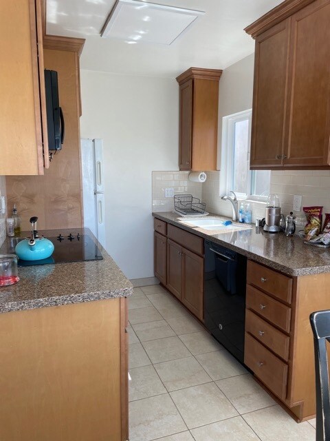 Kitchen - 124 45th St