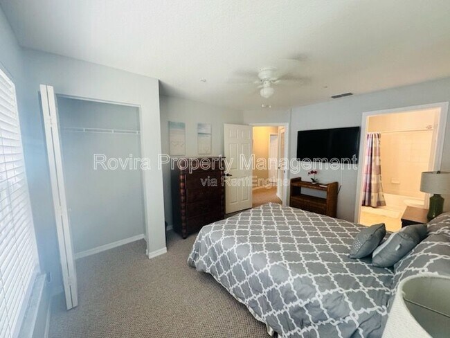 Building Photo - 4000 Venetian Bay Dr